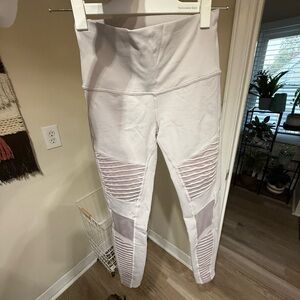 Alo off White/light lavender Moto Leggings